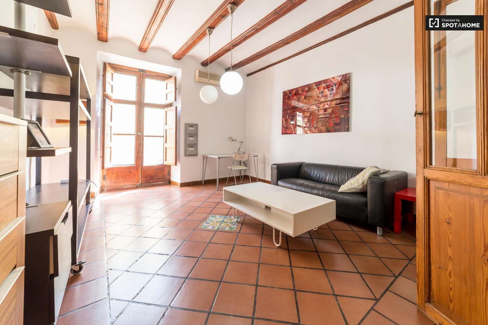 Flat to share in El Mercat