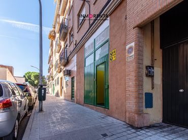 Locale commerciale in vendita a Calle DAOIZ