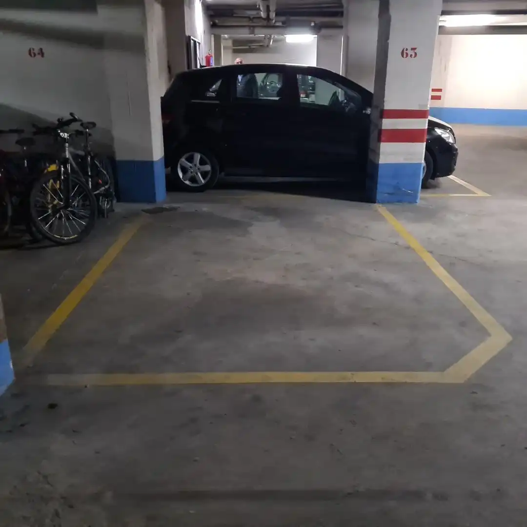Piso de alquiler en Avenida Cantabria, Reyes Católicos