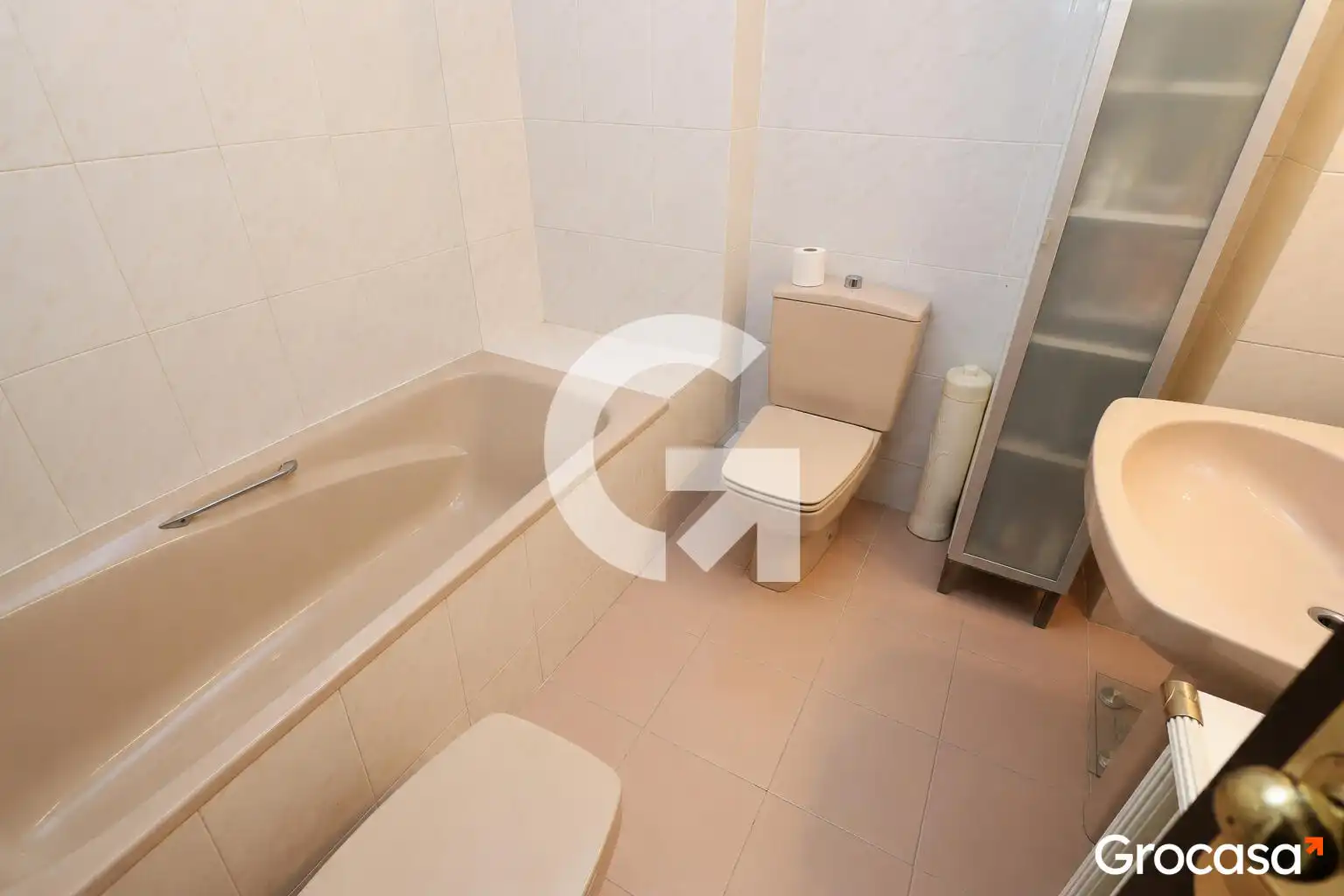 Baño de Casa adosada en venta en Barcelona con Aire acondicionado, Calefacción y Terraza