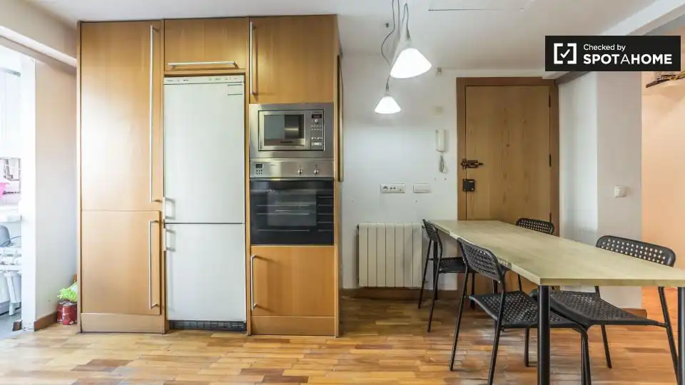 Cocina de Piso de alquiler en Valencia con Aire acondicionado, Calefacción y Amueblado