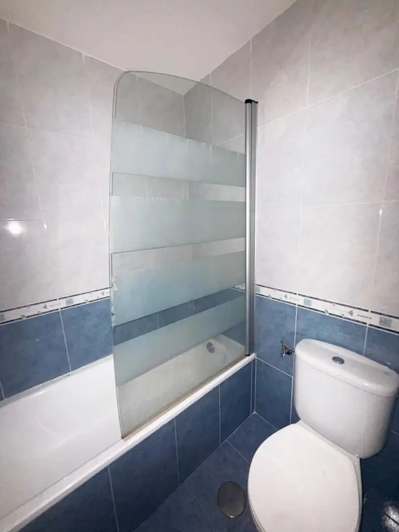 Baño de Piso en venta en Palencia con Calefacción y Terraza