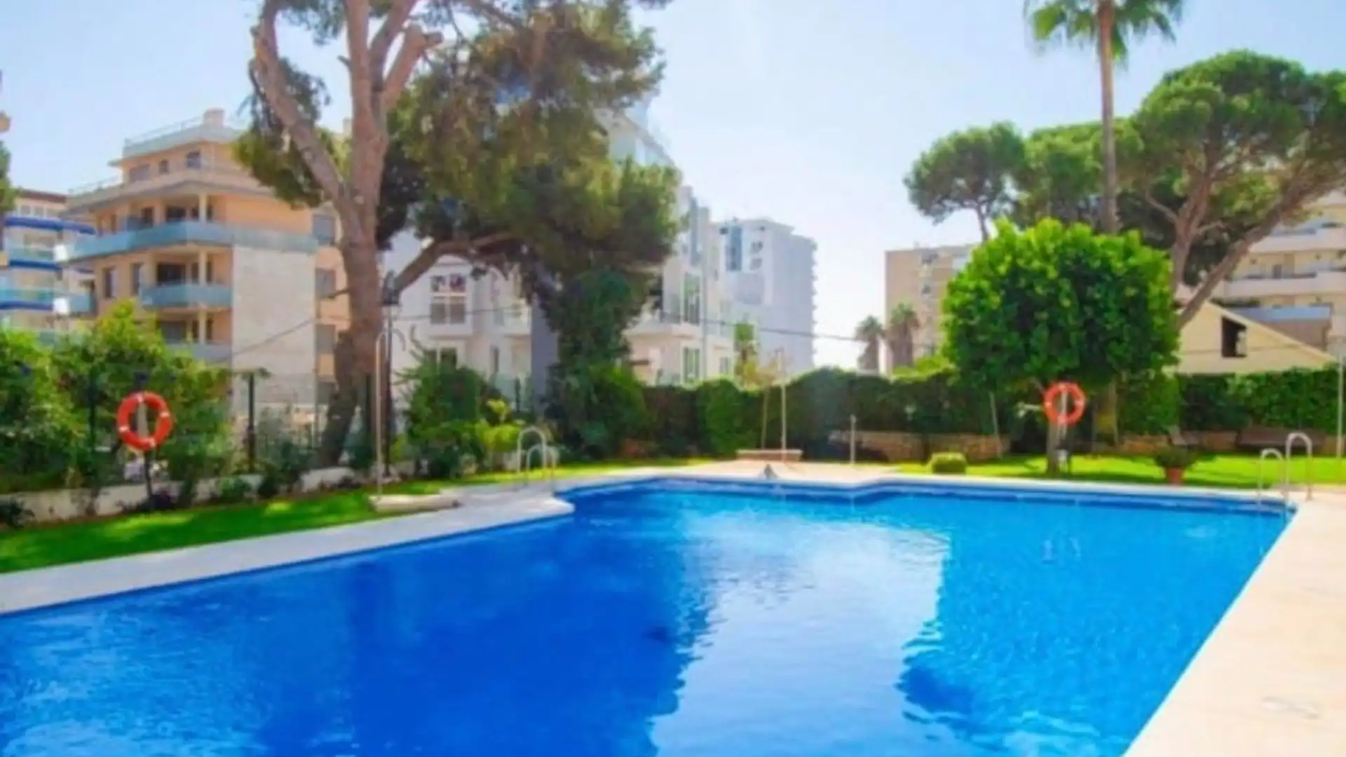 Swimming pool of Apartments for rent in Benalmádena  with Air Conditioner, Heating and Community pool