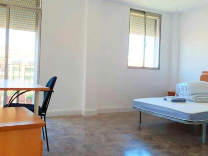 Bedroom of Flat to share in  Valencia Capital  with Furnished, Washing machine and Balcony