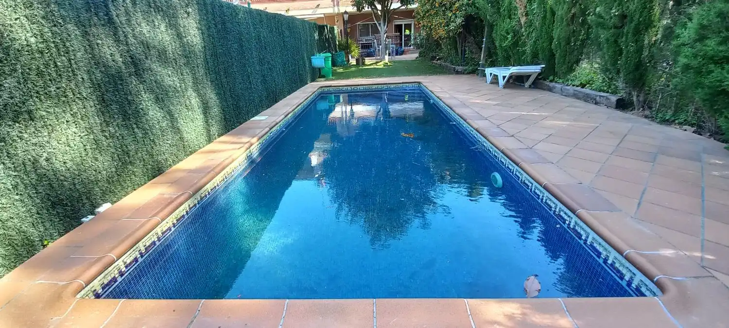 Piscina de Casa o chalet en venta en Corbera de Llobregat con Aire acondicionado, Calefacción y Jardín privado