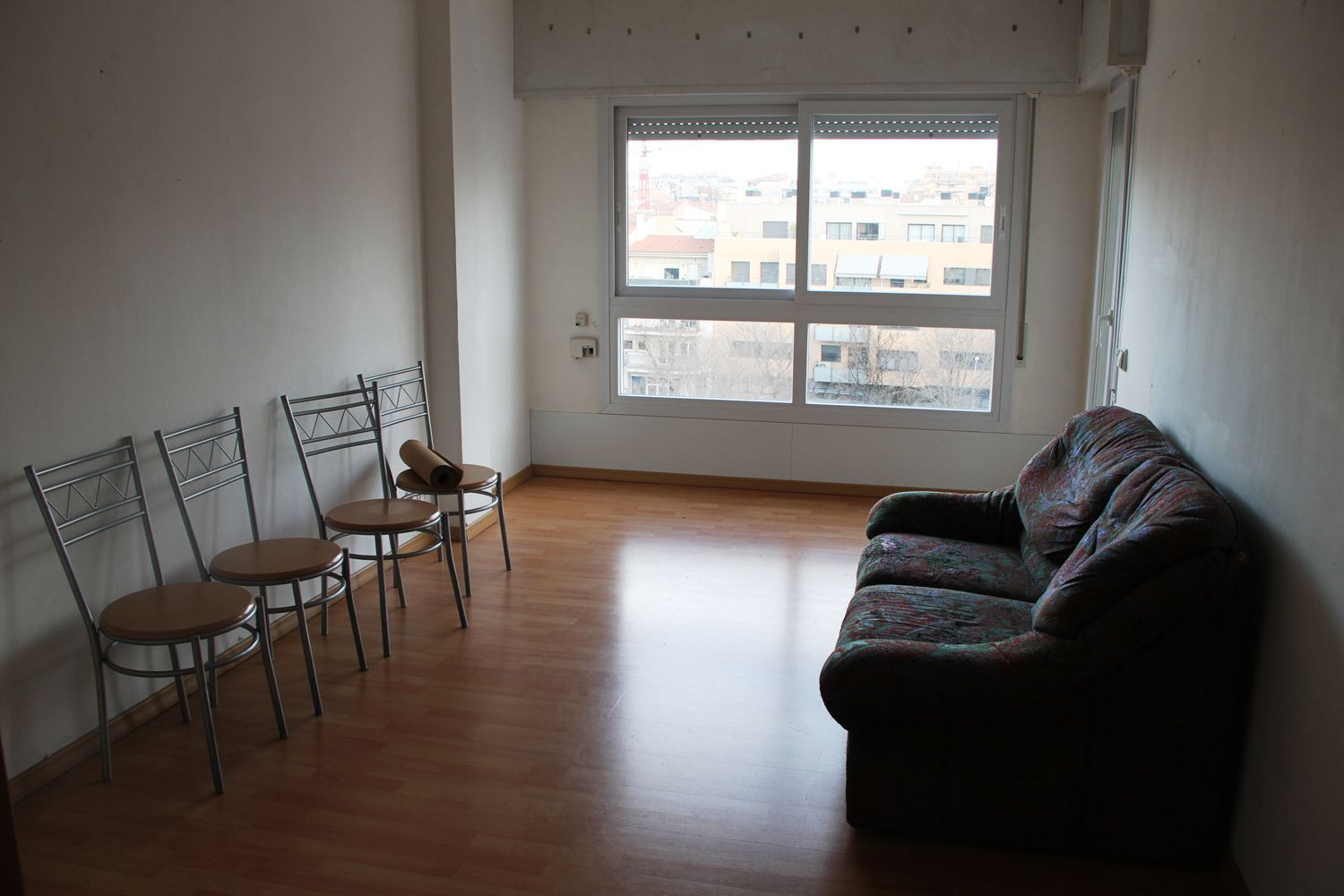 Living room of Flat for sale in Girona Capital  with Parquet flooring and Terrace