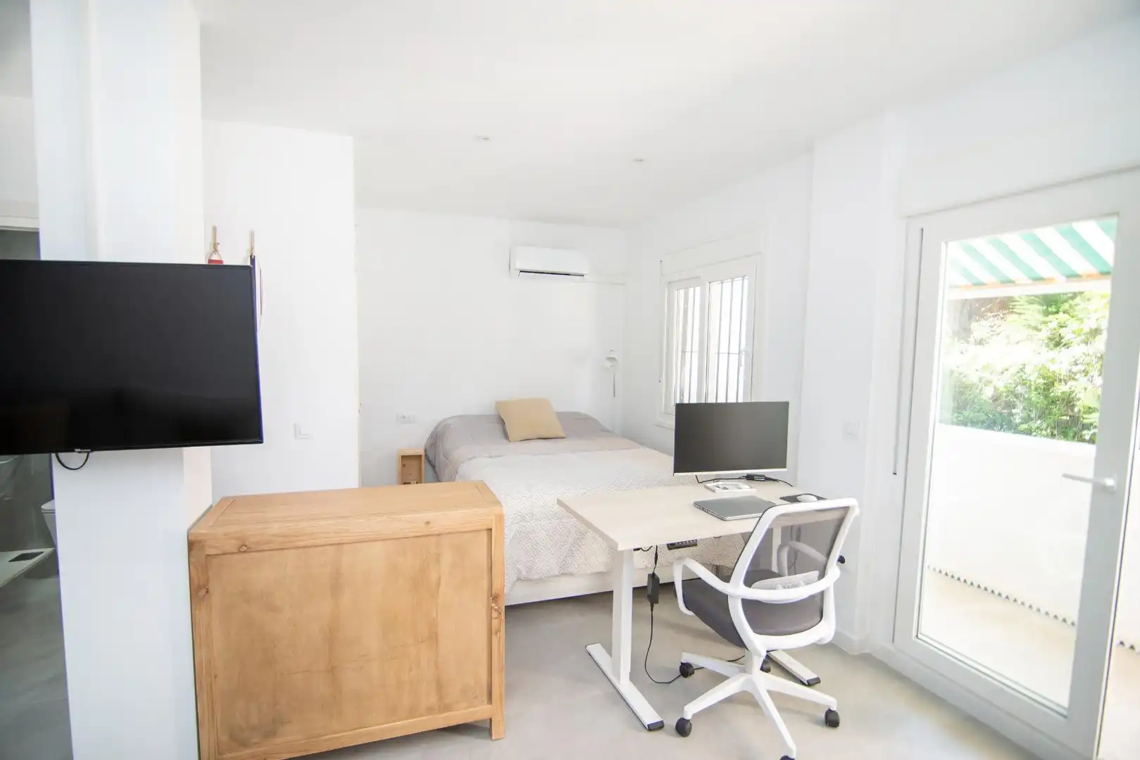 Dormitori de Apartament en venda en Chiclana de la Frontera amb Aire condicionat, Jardí privat i Terrassa