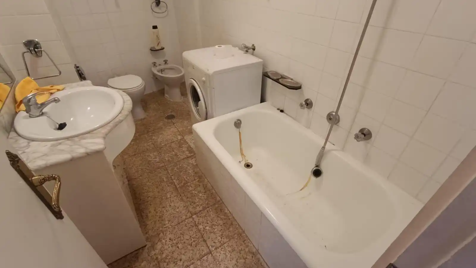 Bany de Pis en venda en Zamora Capital  amb Calefacció, Moblat i Balcó