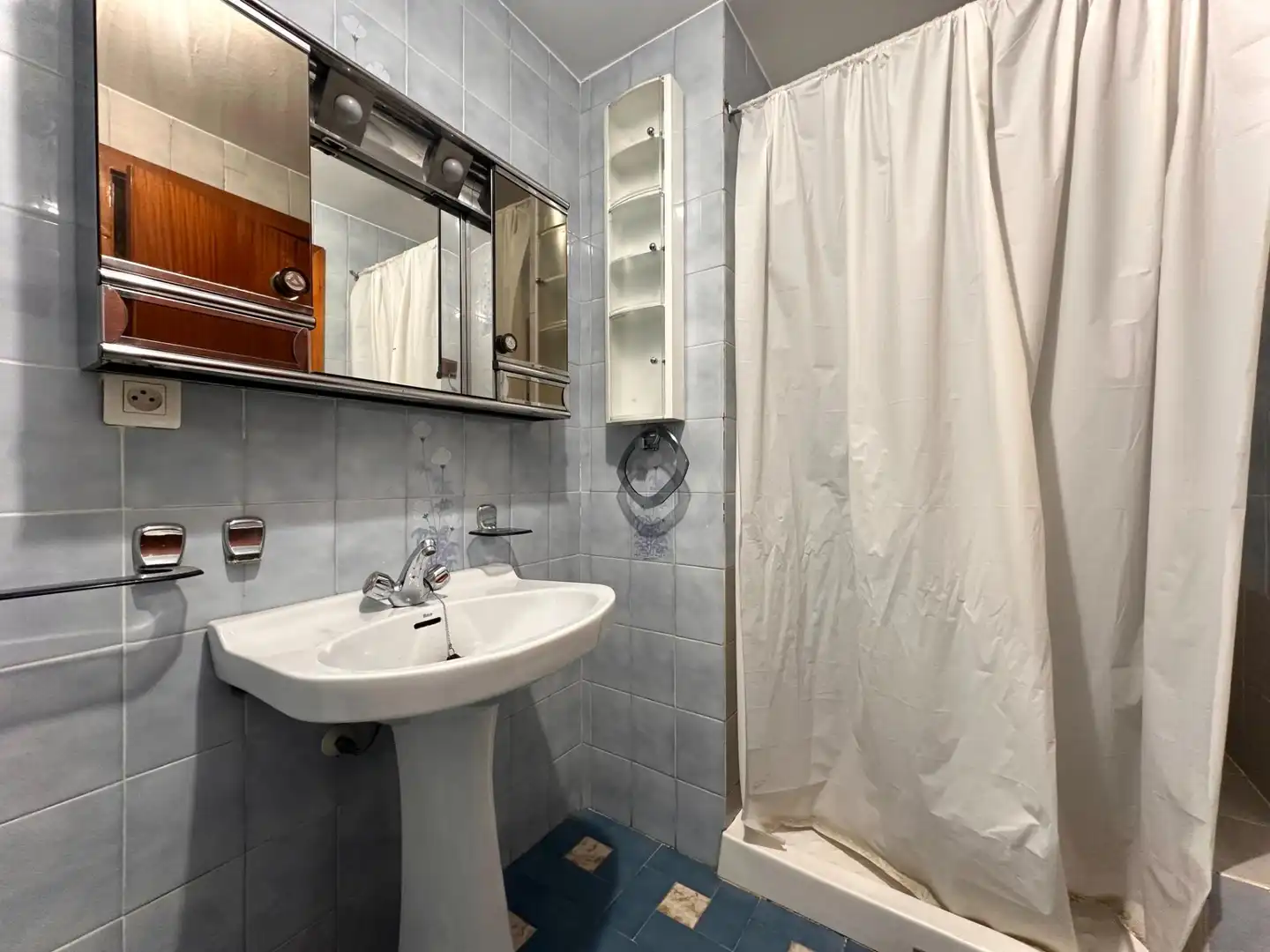 Baño de Piso en venta en Granada con Aire acondicionado, Calefacción y Terraza