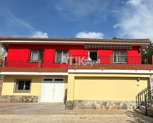 Vista exterior de Casa o xalet en venda en Ontinyent amb Aire condicionat, Calefacció i Jardí privat