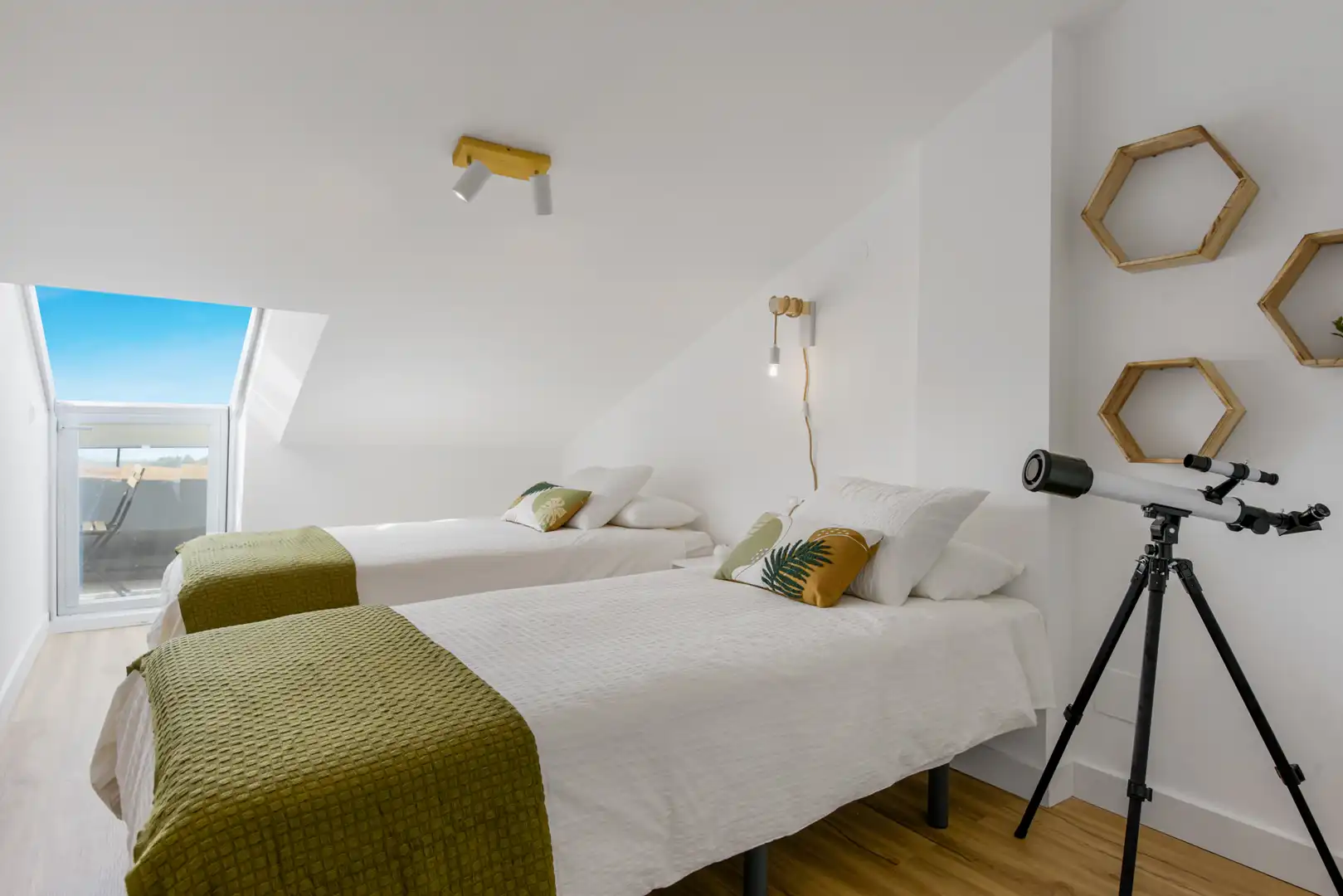 Habitación de Dúplex en venta en Ojén con Aire acondicionado, Terraza y Trastero