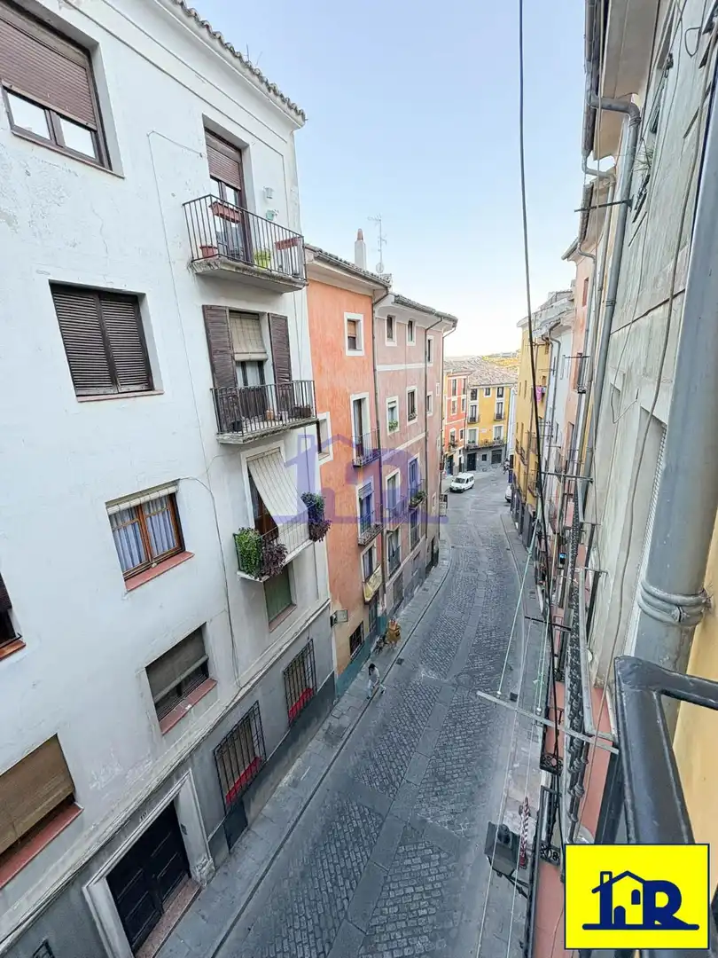 Vista exterior de Piso de alquiler en Cuenca con Calefacción, Terraza y Amueblado