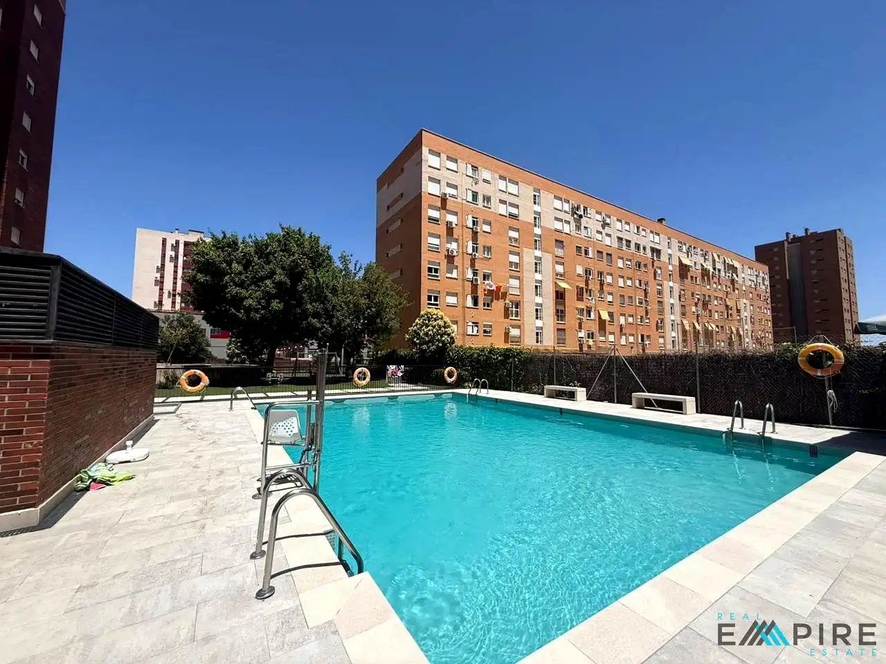 Swimming pool of Flat for sale in Parla  with Air Conditioner, Heating and Storage room