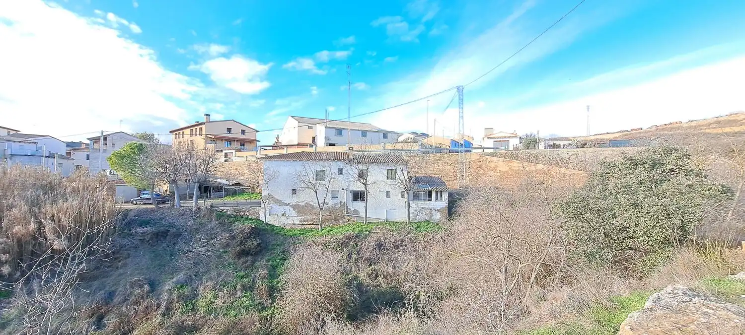 Casa o chalet en venta en Pertusa con Calefacción, Trastero y Piscina comunitaria