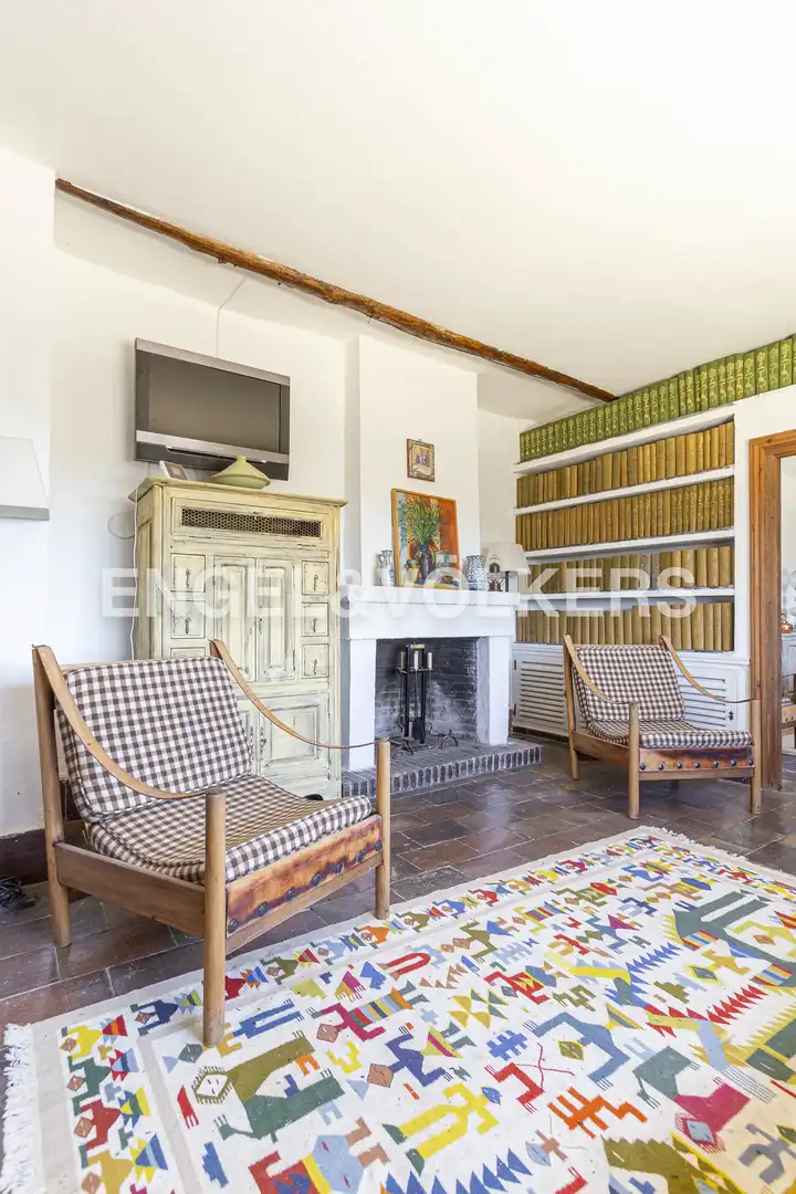 Sala de estar de Finca rústica en venta en Villanueva de la Cañada con Calefacción