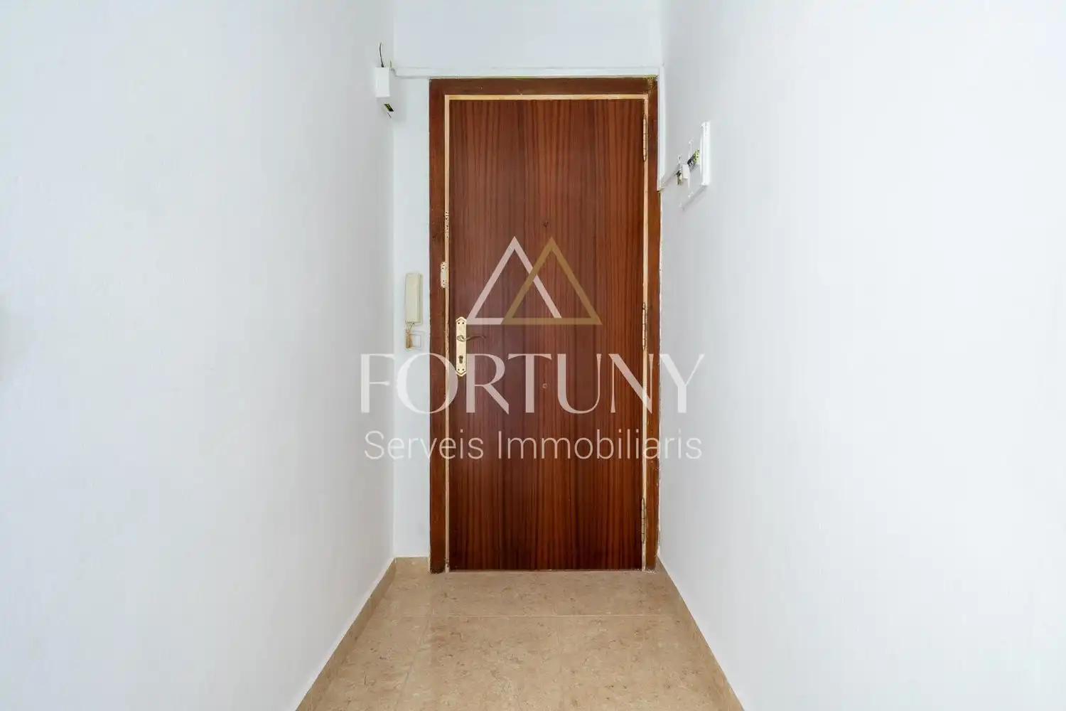 Flat with terrace for sale in del Carrilet 30, imagen 5