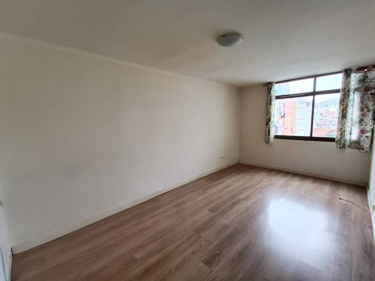 Flat for sale in Santa Coloma de Gramenet  with Parquet flooring