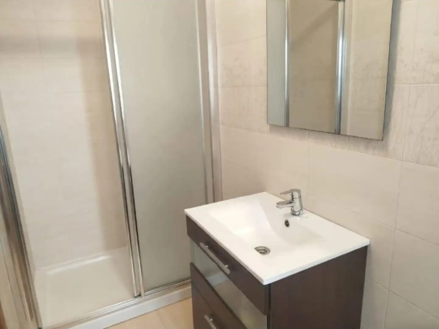 Baño de Casa adosada en venta en Penagos con Calefacción, Jardín privado y Parquet