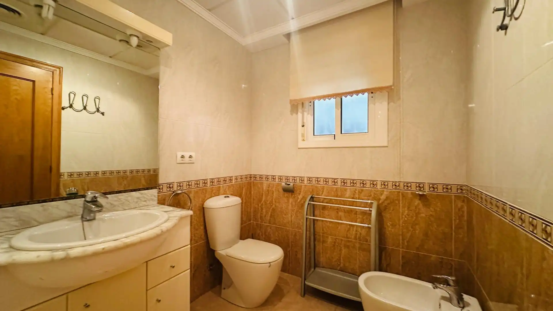 Badezimmer von Wohnung zum Verkauf in Amposta mit Klimaanlage, Heizung und Möbliert