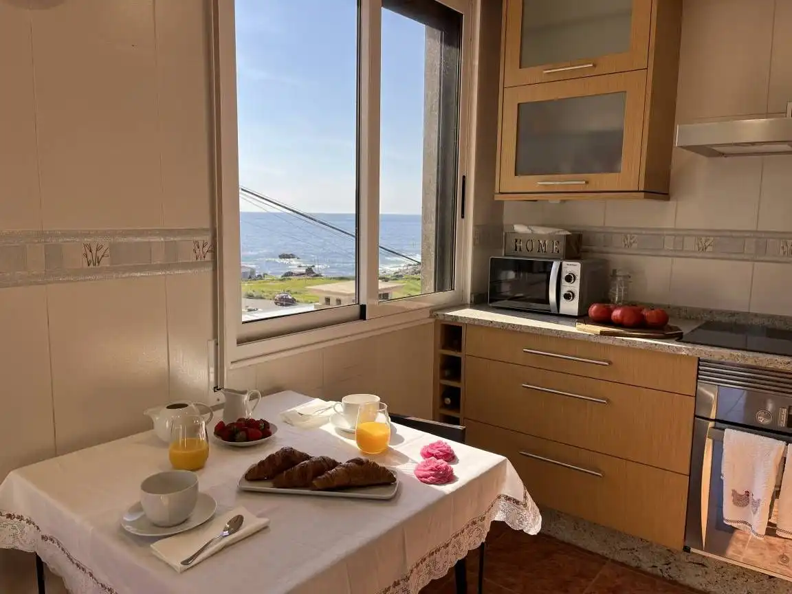 Cocina de Finca rústica de alquiler en Baiona con Jardín privado, Terraza y Piscina