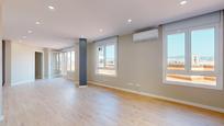 Sala d'estar de Àtic en venda en  Barcelona Capital amb Aire condicionat, Calefacció i Parquet