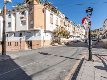 Local comercial en venta en Avenida SIERRA NEVADA