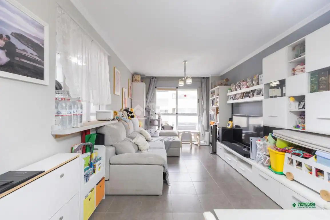 Wohnzimmer von Wohnung zum Verkauf in Almería mit Klimaanlage