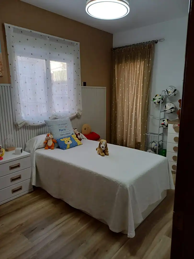 Bedroom of Flat for sale in Úbeda  with Air Conditioner, Heating and Oven