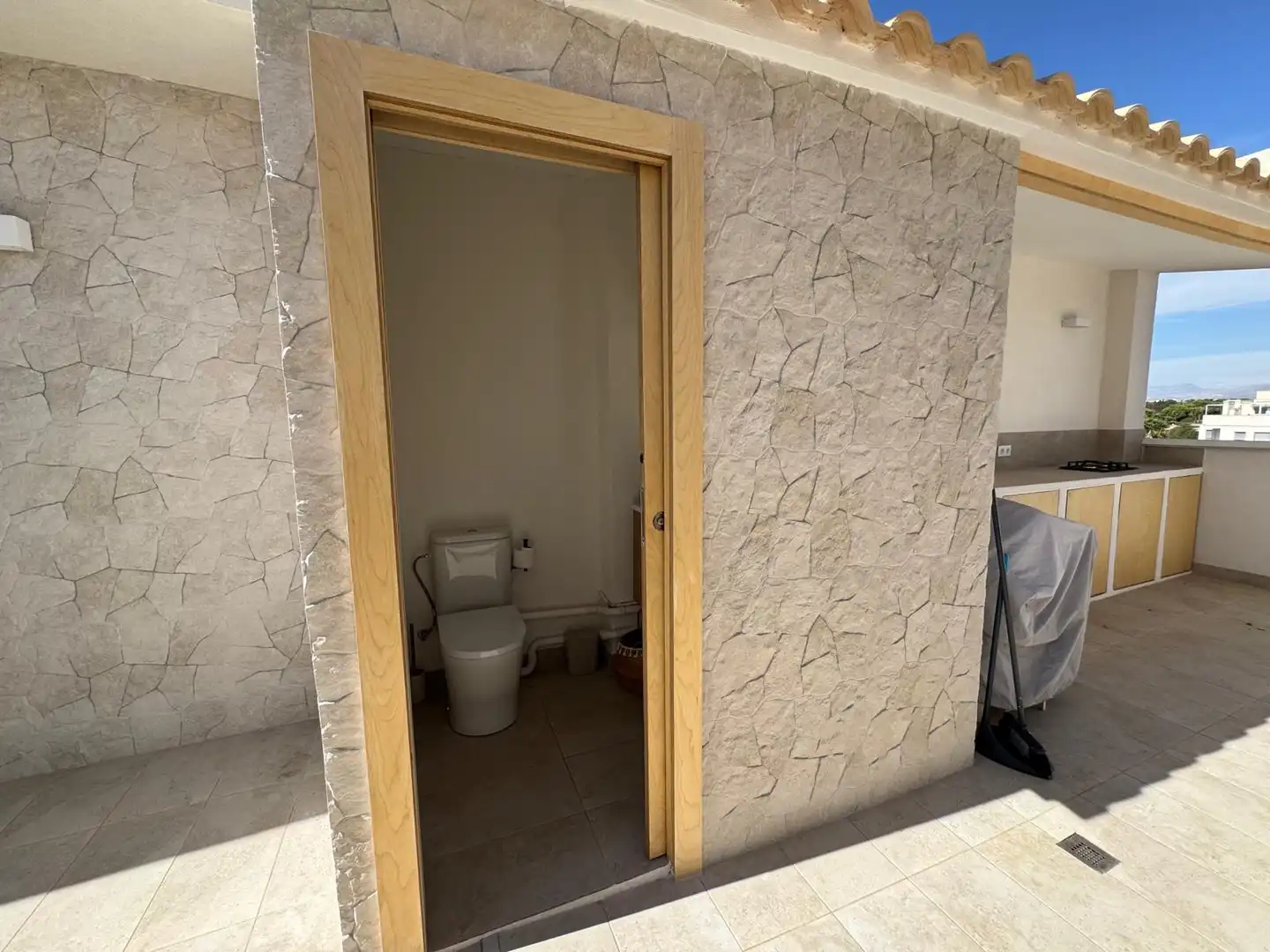 Bathroom of Apartments for rent in El Campello  with Air Conditioner, Heating and Terrace
