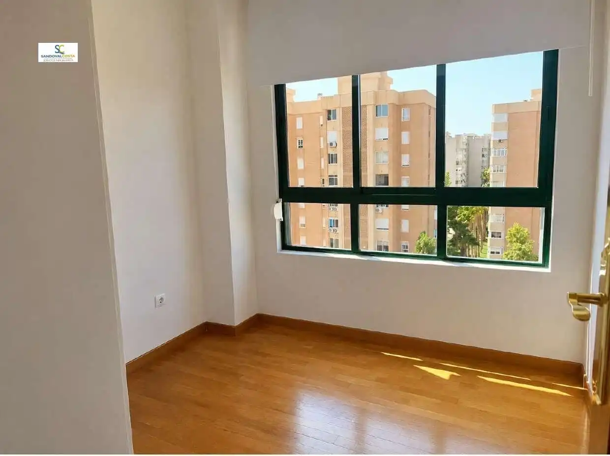 Habitación de Piso de alquiler en Alicante / Alacant con Parquet y Piscina comunitaria
