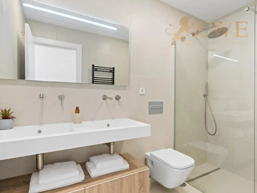 House for sale in Calle Arturo Perez Reverte, imagen 27