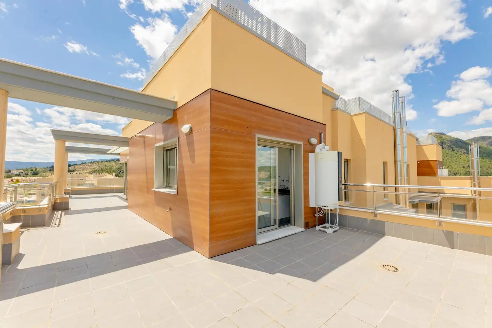 Vista exterior de Àtic en venda en Gandia amb Aire condicionat, Calefacció i Parquet