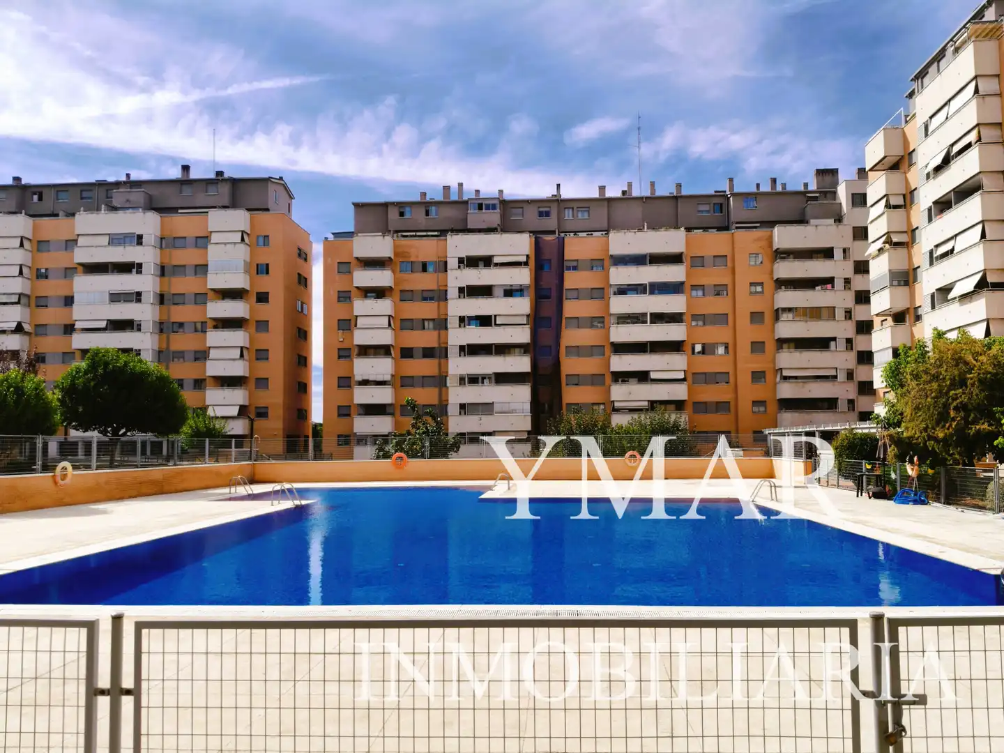 Swimming pool of Flat for sale in Alcorcón  with Air Conditioner, Heating and Terrace