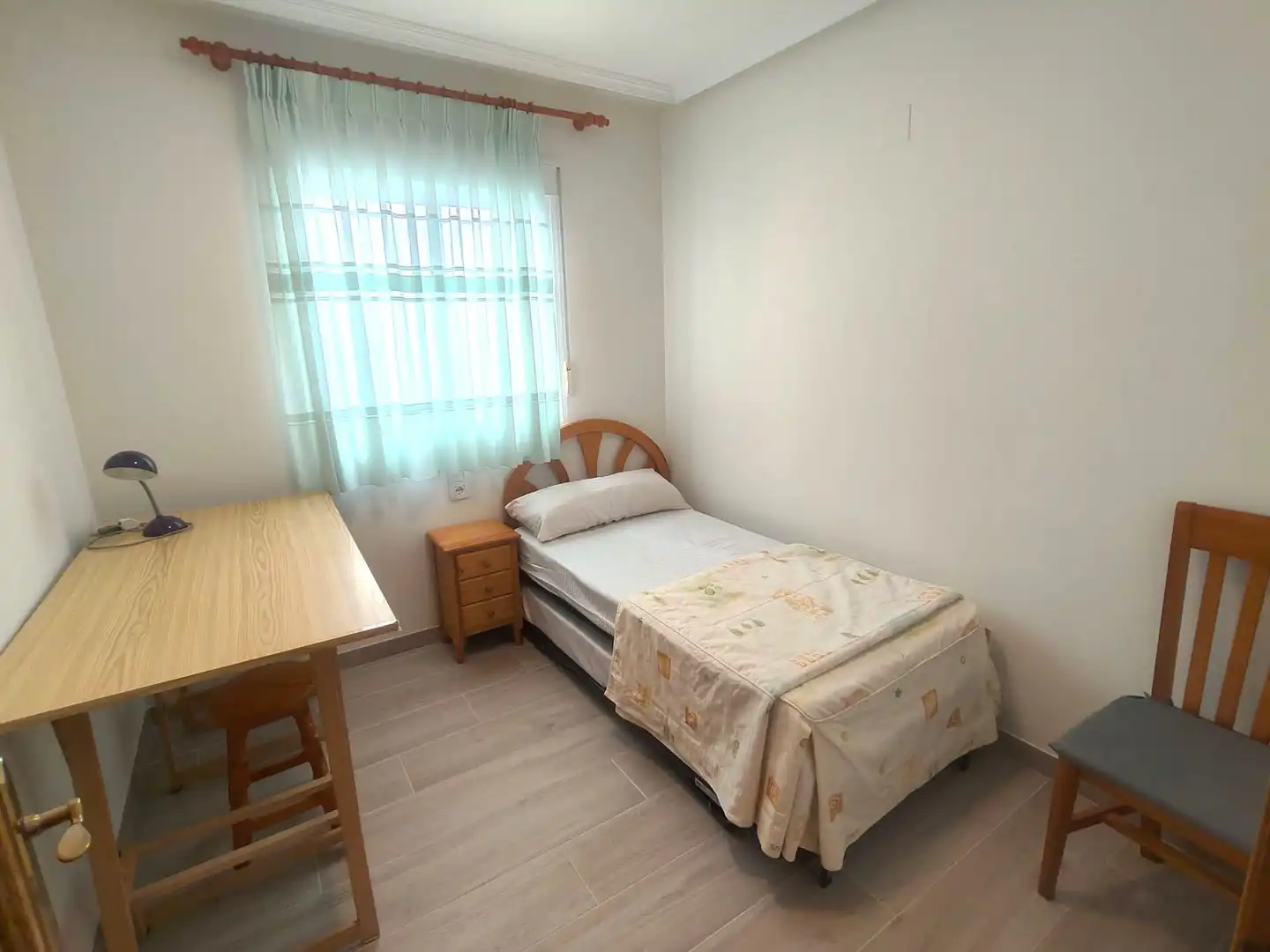 Schlafzimmer von Wohnungen zur Miete in Santa Pola mit Klimaanlage, Heizung und Terrasse