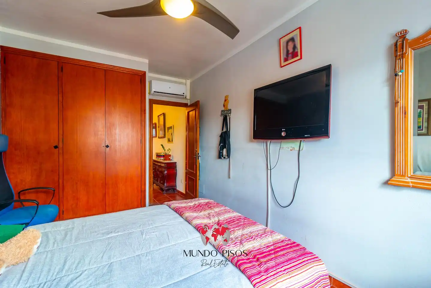 Schlafzimmer von Einfamilien-Reihenhaus zum Verkauf in Consell mit Klimaanlage, Heizung und Privatgarten