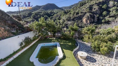 Encantadora Casa de una Planta con Amplio Terreno y Piscina en Guájar Faragüit
