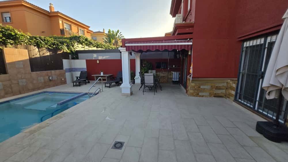 Terrassa de Casa adosada en venda en Alhaurín de la Torre amb Aire condicionat, Jardí privat i Terrassa