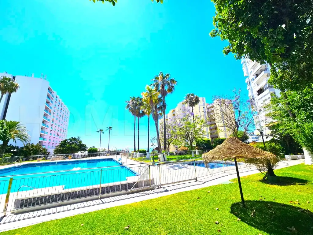 Exterior view of Flat for sale in Benalmádena  with Air Conditioner, Private garden and Terrace