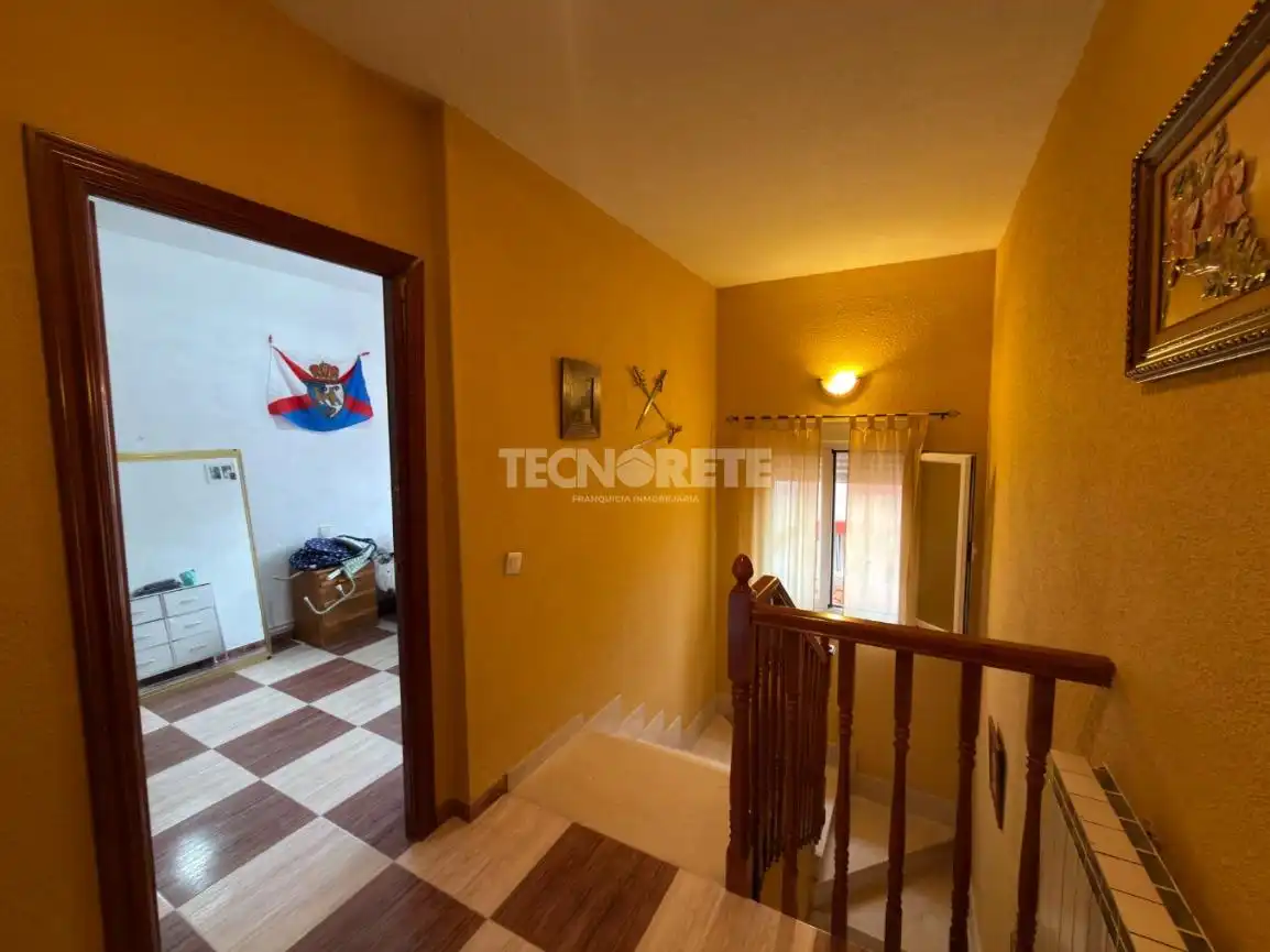 Detached homes for sale in Dosbarrios, Toledo