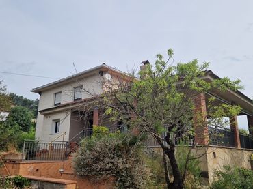 Casa con balcón en venta en Carrer de Can Moriscot