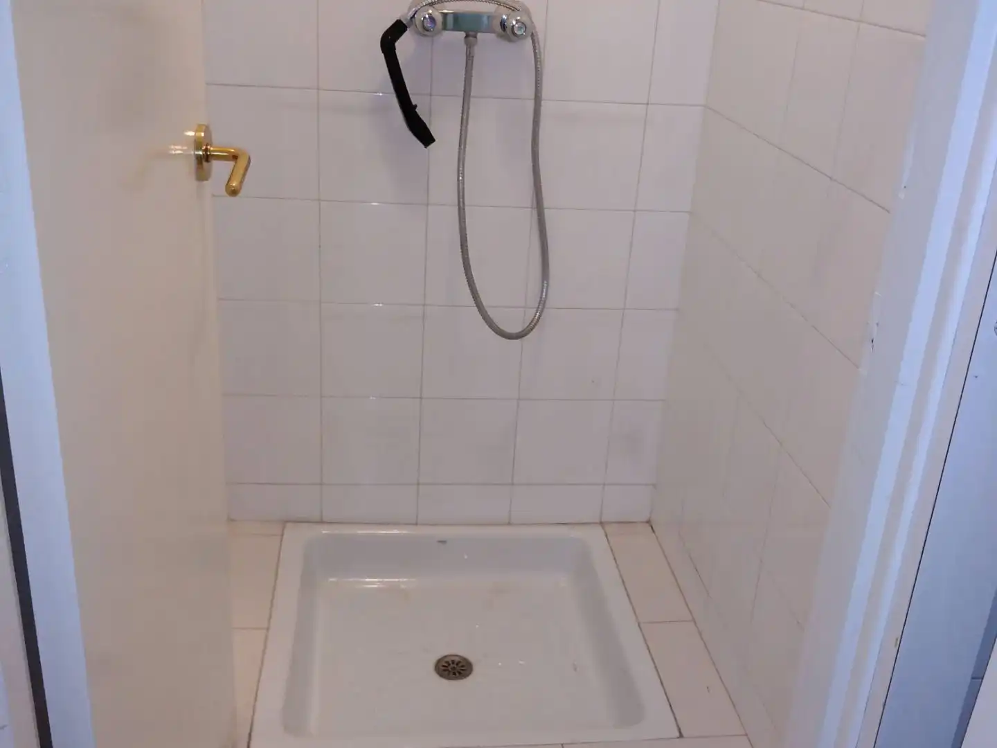 Baño de Local de alquiler en  Logroño con Aire acondicionado y Amueblado