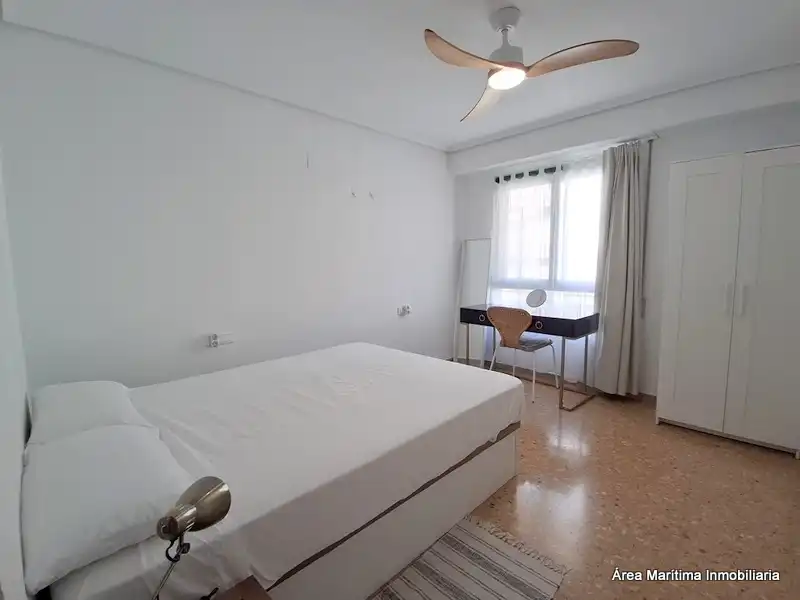 Bedroom of Flat for rent in Valencia  with Air Conditioner, Heating and Furnished