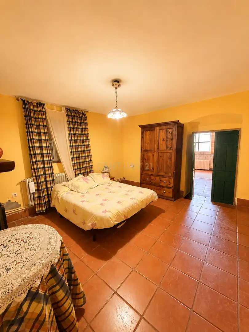 Dormitori de Casa o xalet en venda en Trujillo amb Aire condicionat, Jardí privat i Traster
