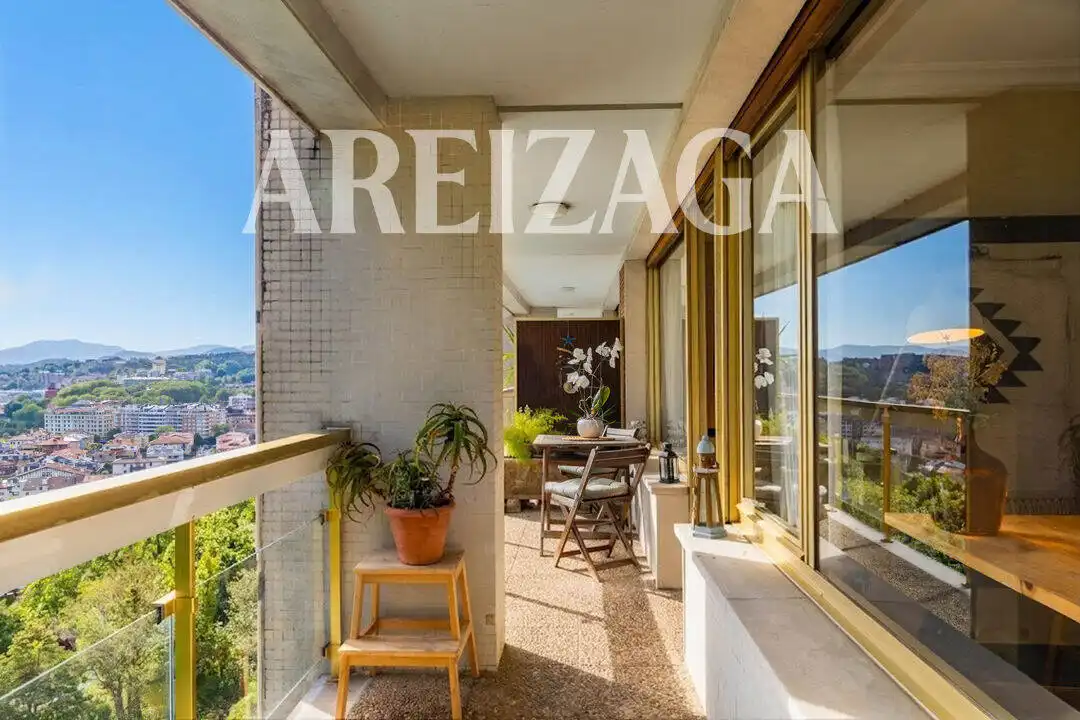 Terraza de Piso en venta en Donostia - San Sebastián  con Aire acondicionado, Calefacción y Jardín privado