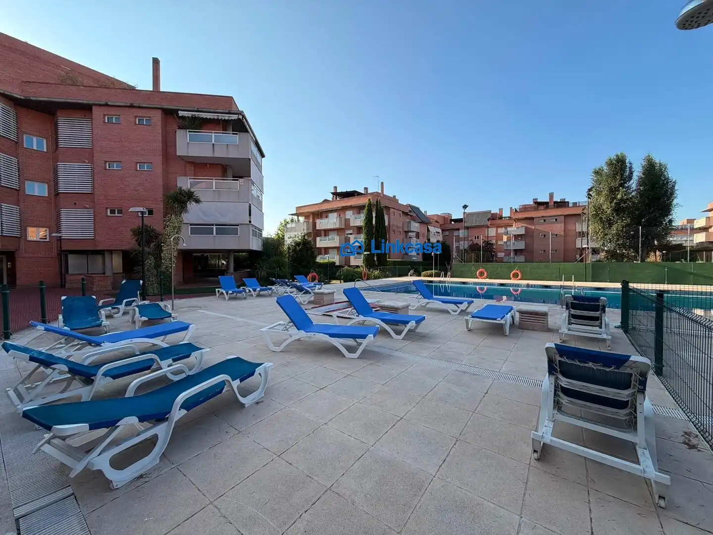 Piscina de Pis en venda en Pozuelo de Alarcón amb Aire condicionat, Calefacció i Jardí privat