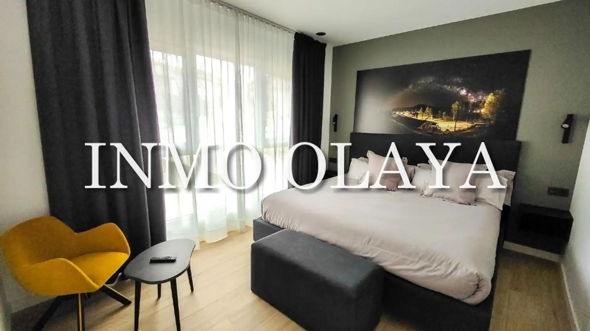 Habitación de Edificio en venta en Muriel Viejo con Alarma