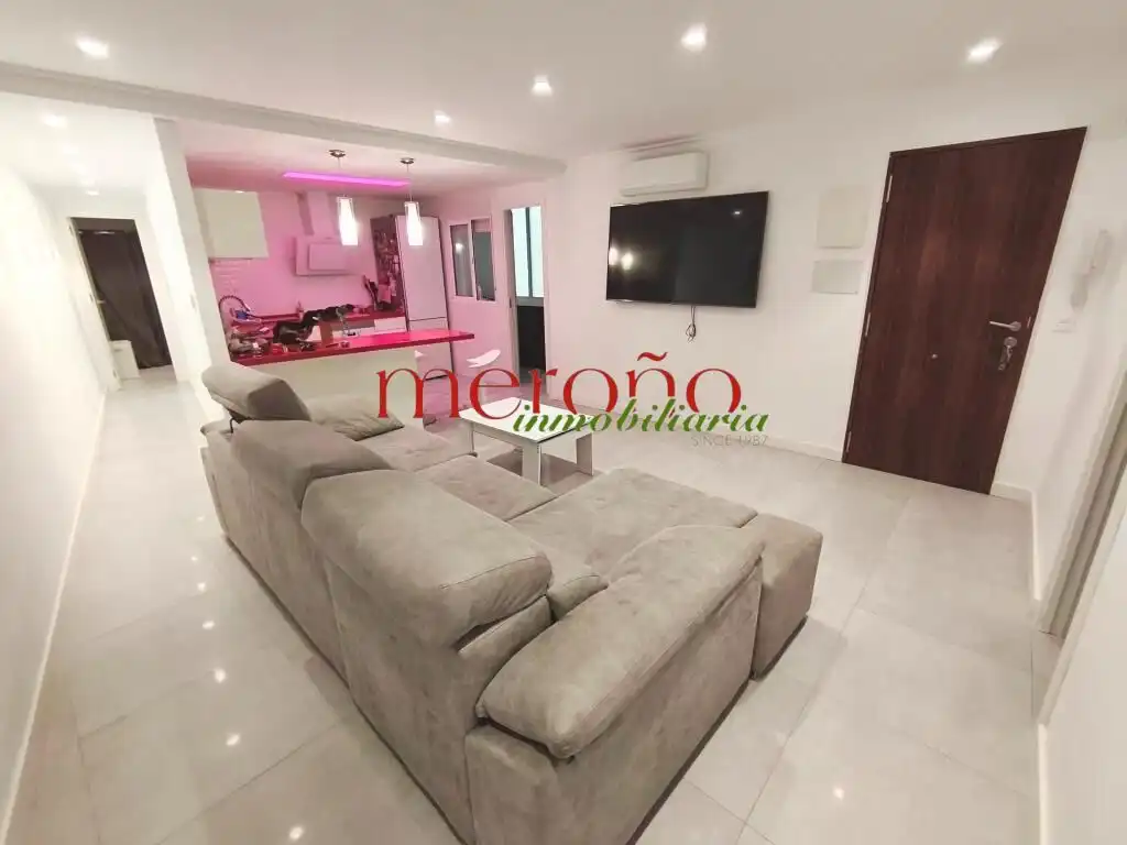 Piso en venta en El Raval - Portes Encarnades
