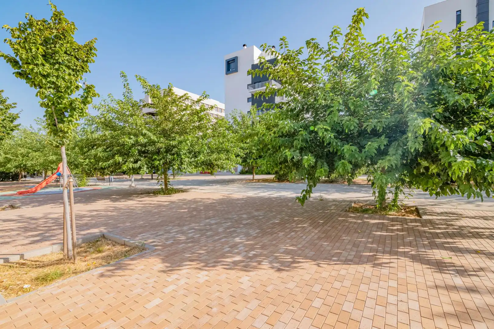 Vista exterior de Piso en venta en Granada con Aire acondicionado, Calefacción y Terraza