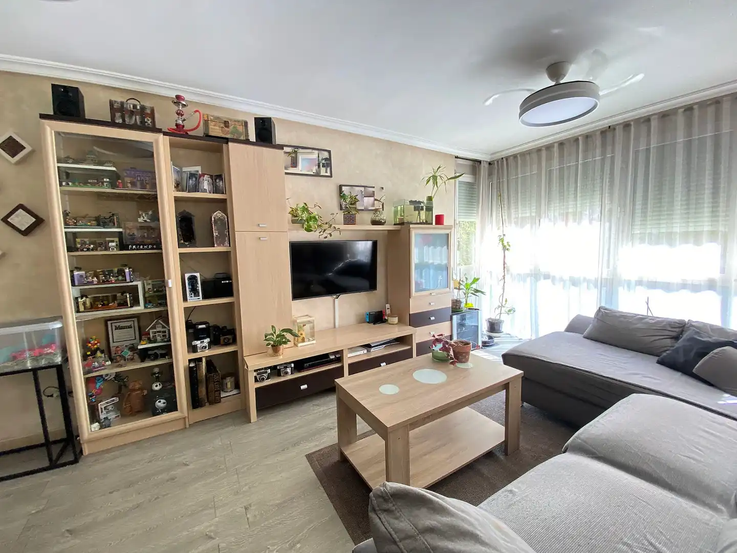 Living room of Flat for sale in Parla  with Heating, Private garden and Furnished