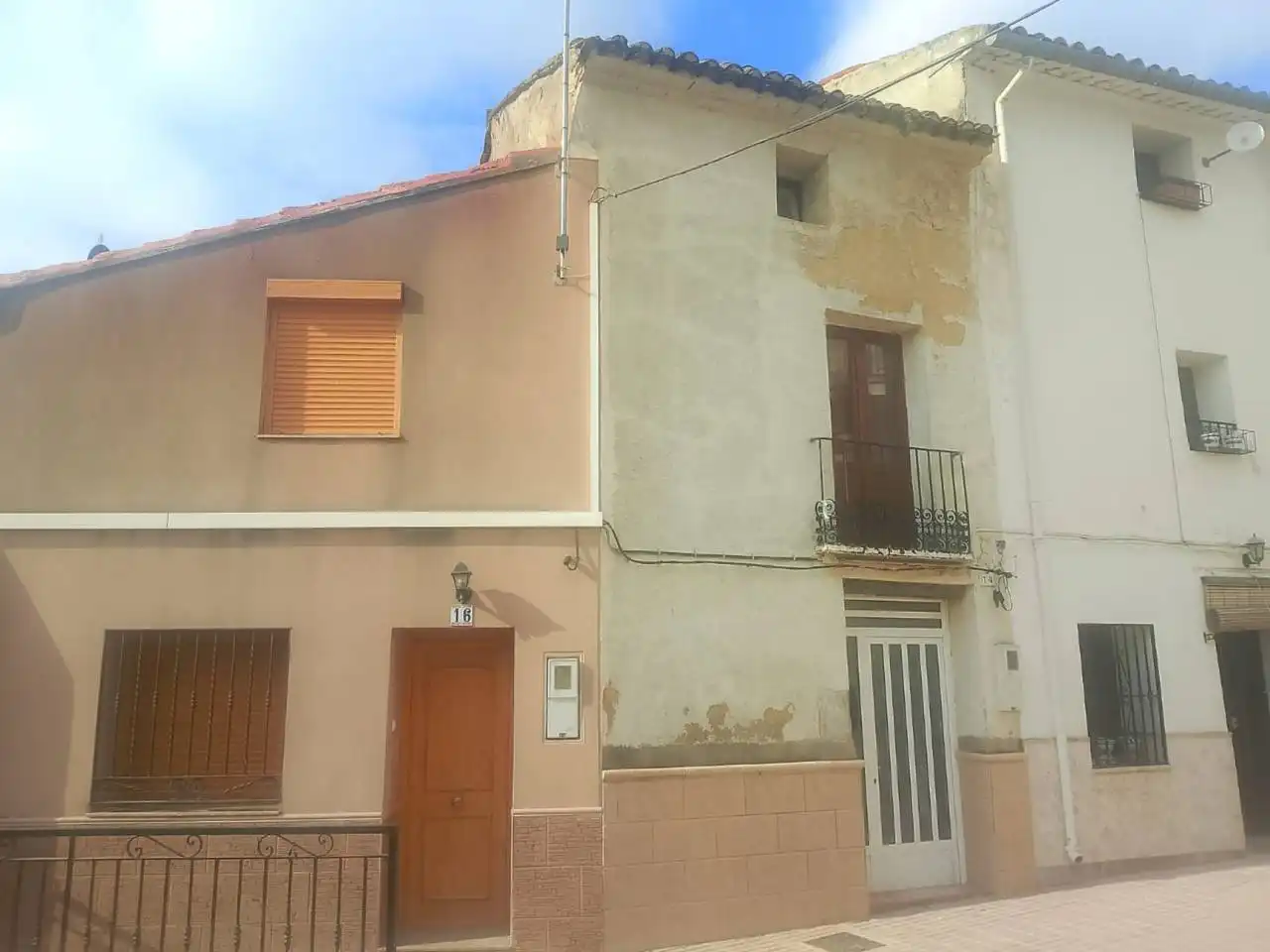 Vista exterior de Casa adosada en venda en Alfauir amb Terrassa i Moblat